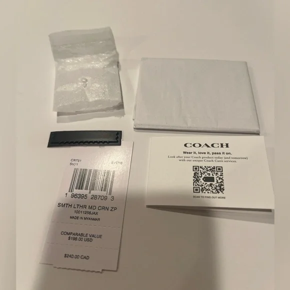 Coach Medium Light Blue/Chambray/Bluebell Leather Bi-Fold Corner Zip Wallet NWT - Picture 13 of 16